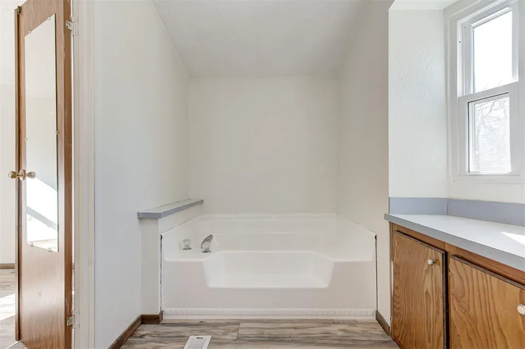 Photo 21 — 15524 E Hefner Road, Jones, OK 73049