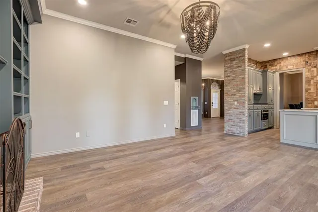 Photo 7 — 2021 Raineys Boulevard, Edmond, OK 73025