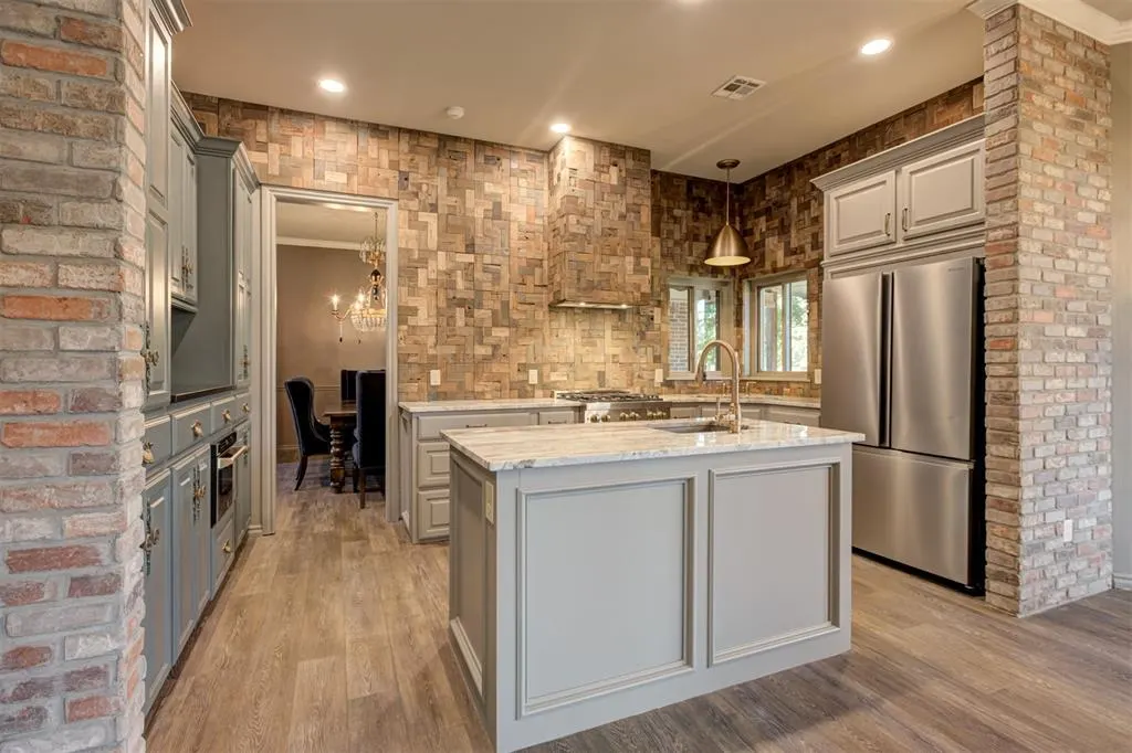 Photo 12 — 2021 Raineys Boulevard, Edmond, OK 73025