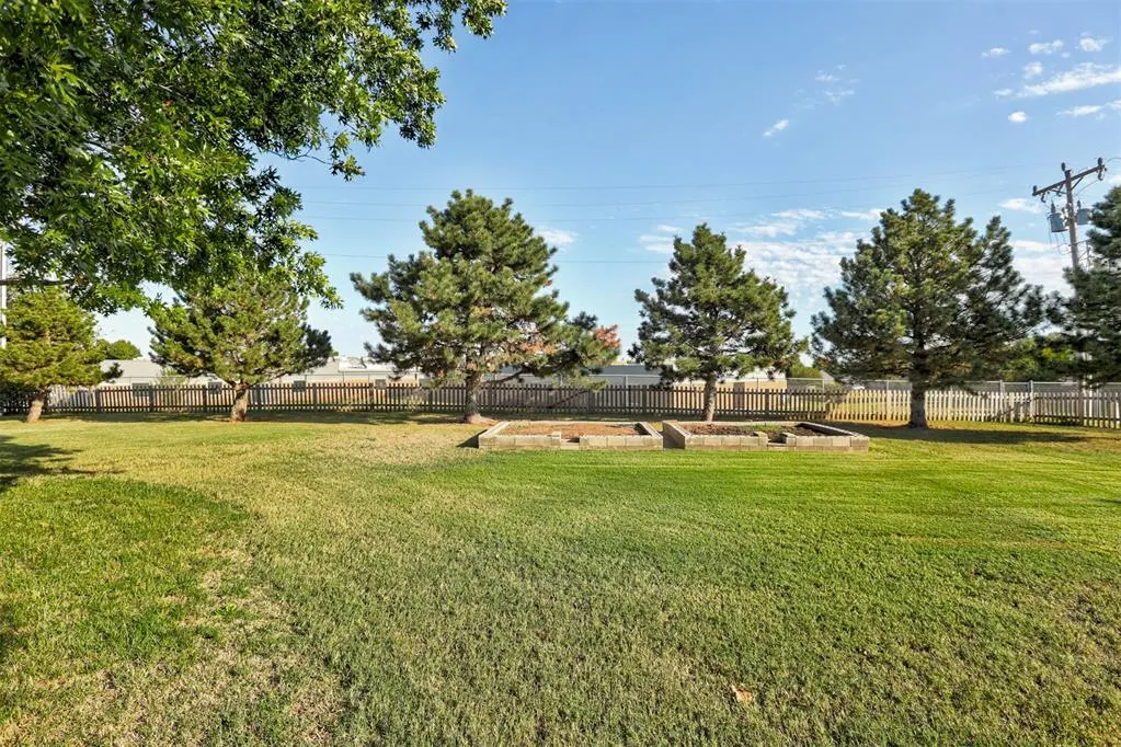 Photo 44 — 2021 Raineys Boulevard, Edmond, OK 73025