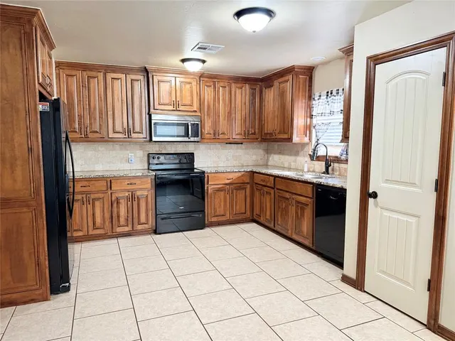 Photo 3 — 17170 Hickory Trail, Newalla, OK 74857