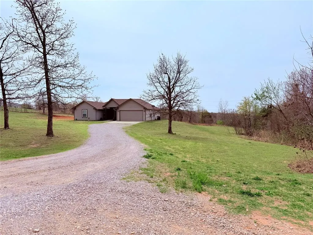 Front exterior — 17170 Hickory Trail, Newalla, OK 74857