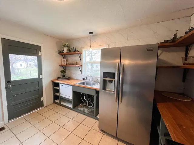 Photo 7 — 110 N Cedar Avenue, Stroud, OK 74079