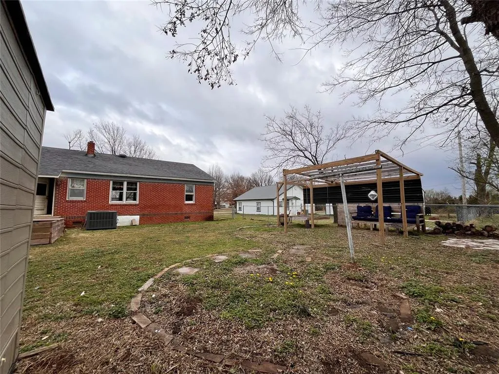 Photo 21 — 110 N Cedar Avenue, Stroud, OK 74079