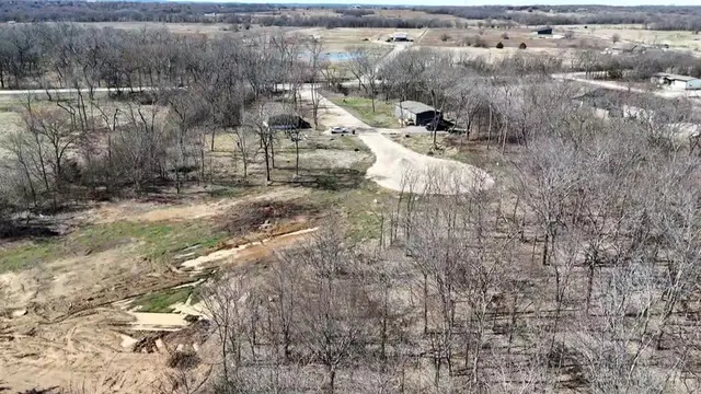 Photo 2 — NE Tortuga Lane, Kingston, OK 73439