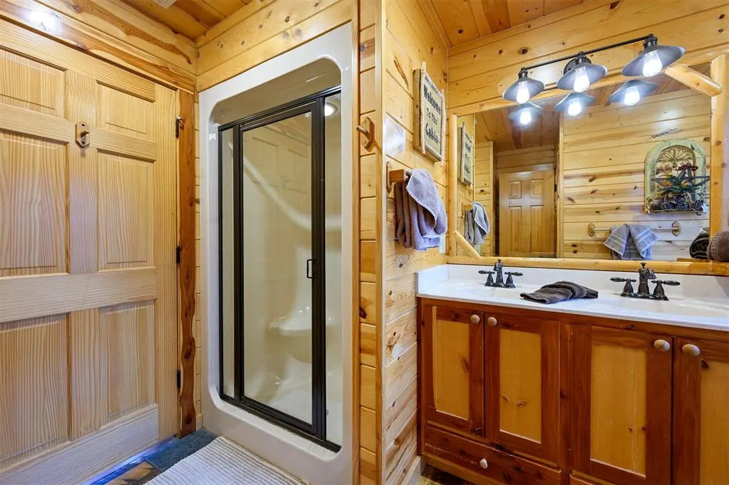 Photo 13 — 1368 Southern Hills Circle, Broken Bow, OK 74728
