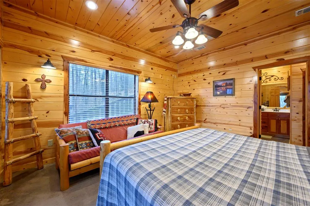 Photo 21 — 1368 Southern Hills Circle, Broken Bow, OK 74728