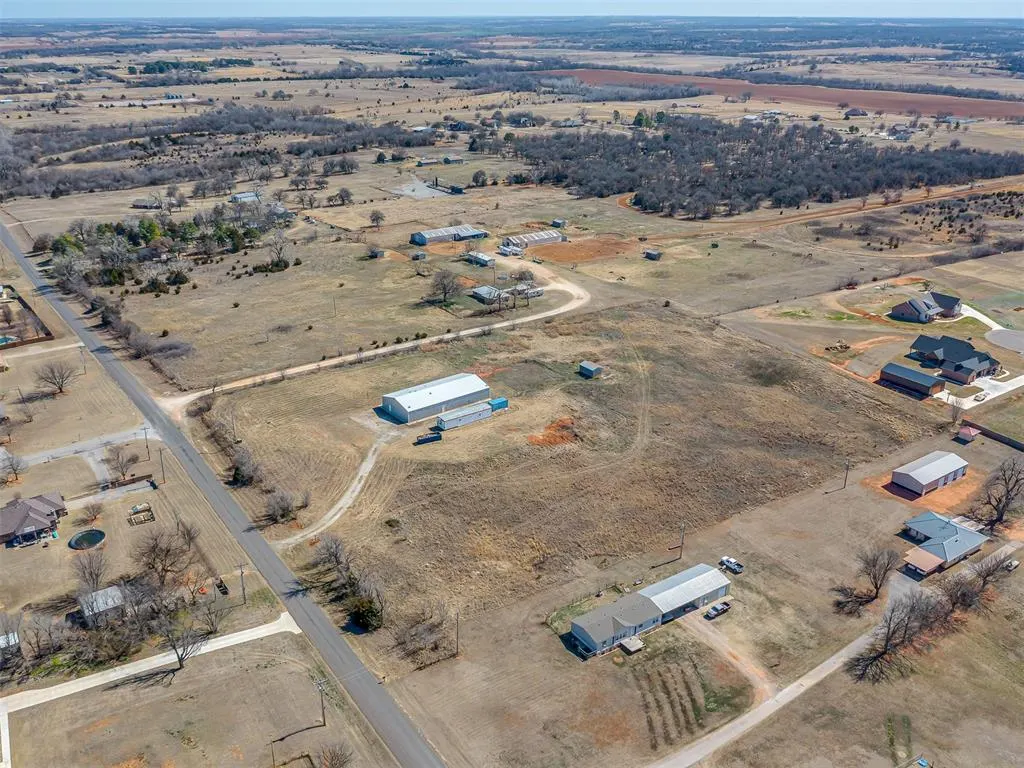 Photo 7 — 2972 SE 7th Street, Blanchard, OK 73010