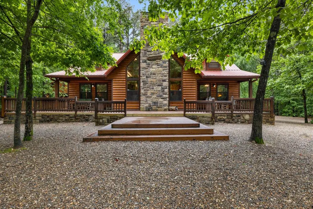 Photo 2 — 107 Mahogany Road, Broken Bow, OK 74728