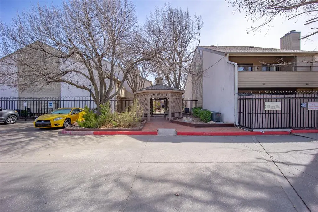 Photo 3 — 11120 Stratford Drive 214, Oklahoma City, OK 73120