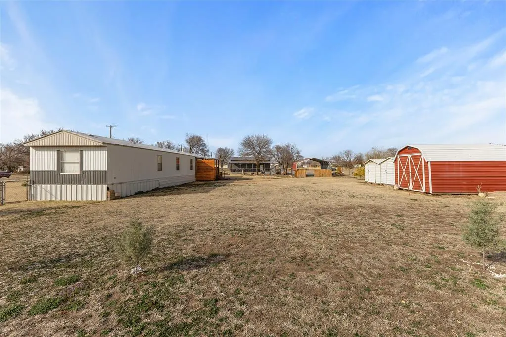 Photo 6 — 413 S 5th Street, Thomas, OK 73669