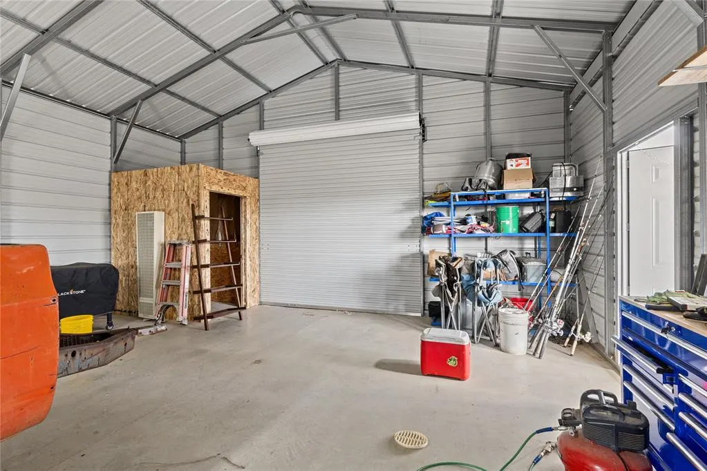Photo 9 — 413 S 5th Street, Thomas, OK 73669