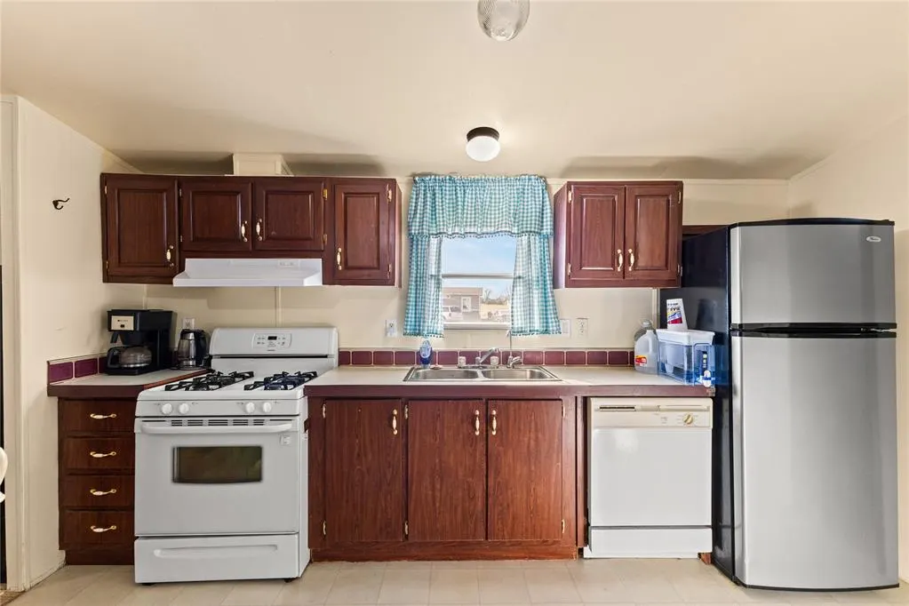 Photo 13 — 413 S 5th Street, Thomas, OK 73669