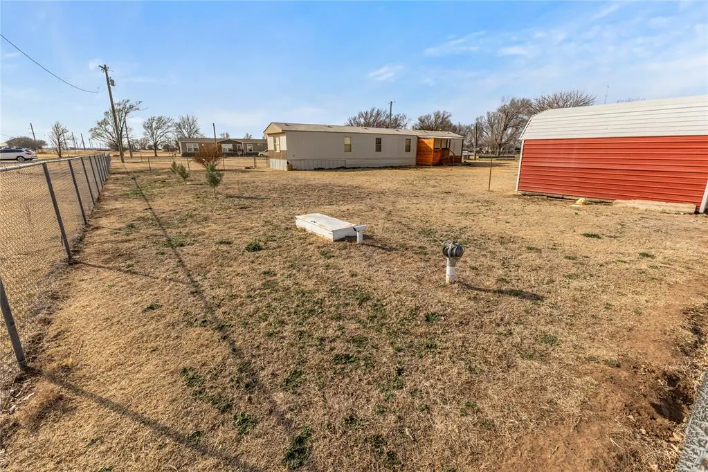 Photo 23 — 413 S 5th Street, Thomas, OK 73669