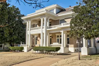 Sold home at 1801 N Hudson Avenue