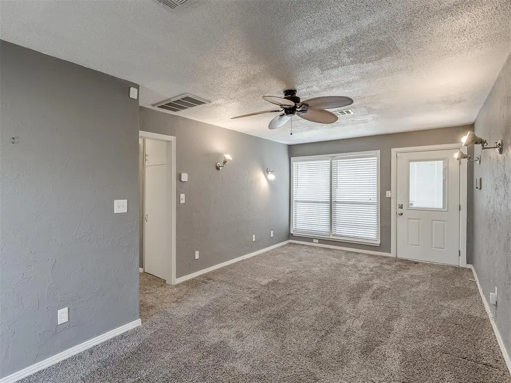 Photo 9 — 6617 SE 5th Street, Oklahoma City, OK 73110