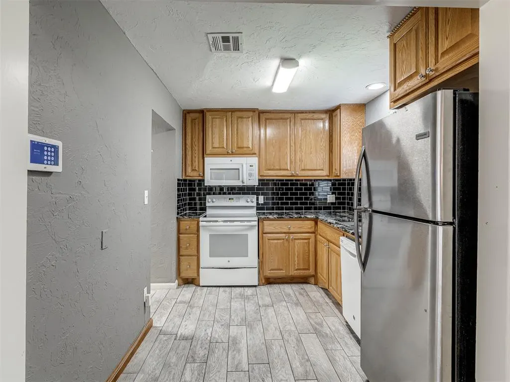 Photo 16 — 6617 SE 5th Street, Oklahoma City, OK 73110