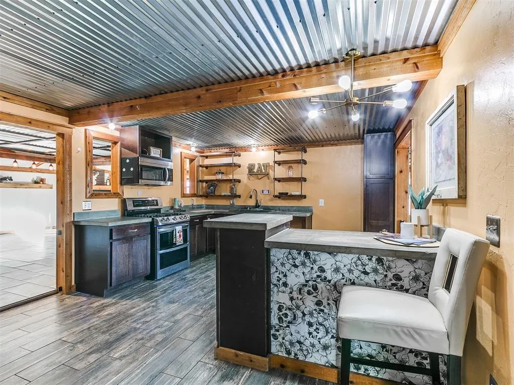 Photo 9 — 1217 W Industrial Road, Guthrie, OK 73044