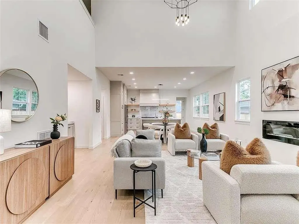 Photo 2 — 1112 NW 47th Street, Oklahoma City, OK 73118