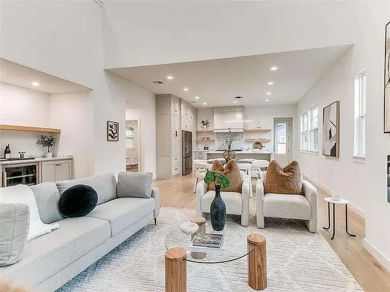 Photo 7 — 1112 NW 47th Street, Oklahoma City, OK 73118