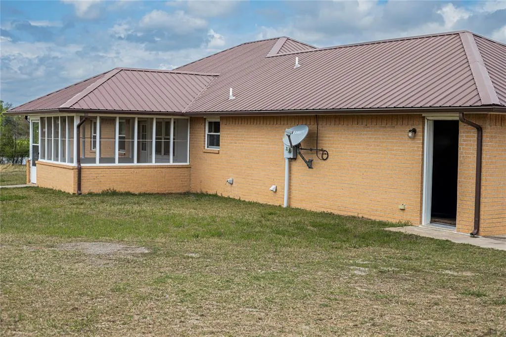 Photo 5 — 1923 W Columbia Street, Okemah, OK 74859