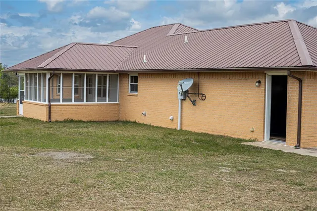 Photo 5 — 1923 W Columbia Street, Okemah, OK 74859