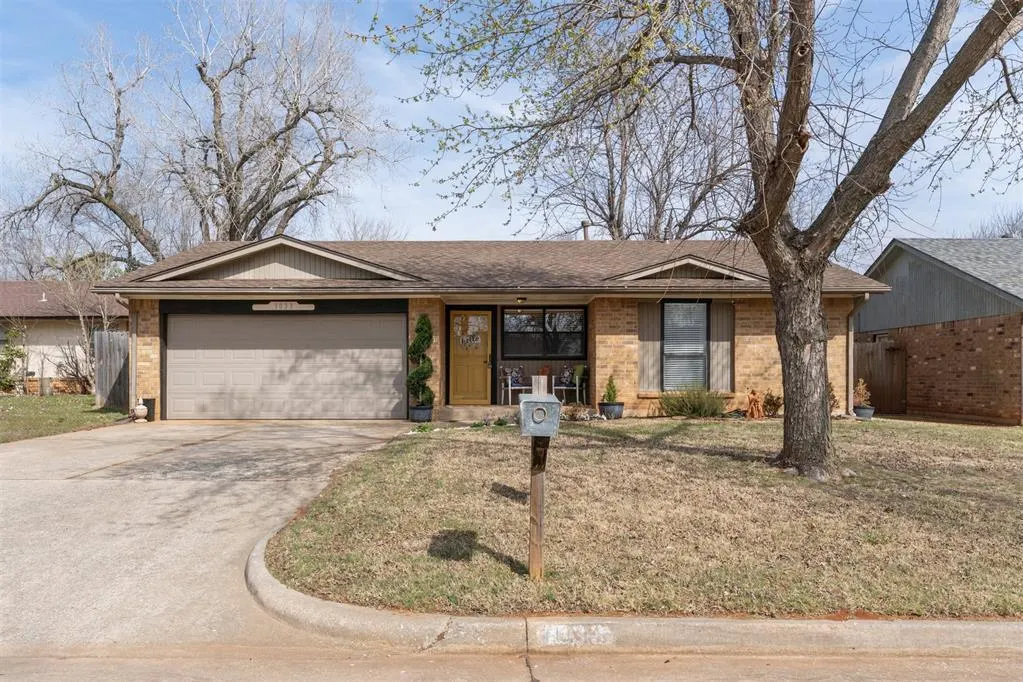 Photo 2 — 1033 W Griggs Way, Mustang, OK 73064