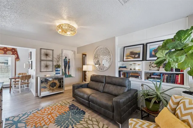 Photo 6 — 1033 W Griggs Way, Mustang, OK 73064