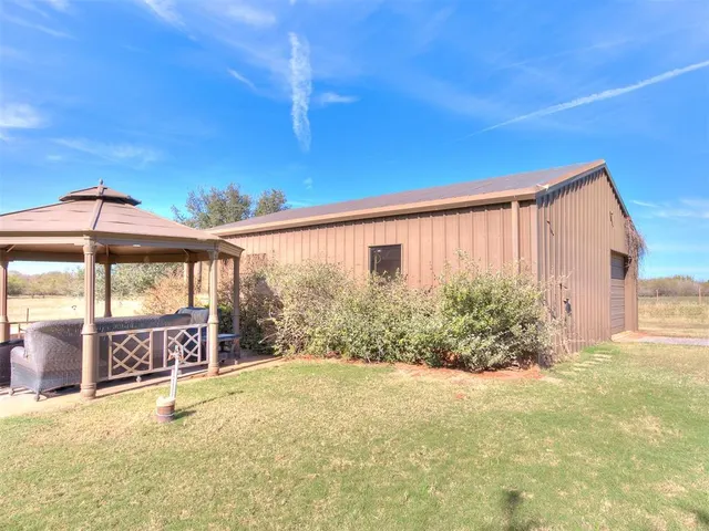 Photo 7 — 2625 W Washington Avenue, Piedmont, OK 73078