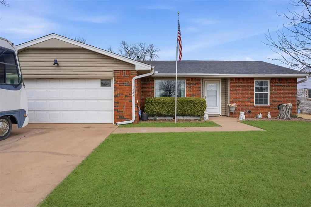 Photo 2 — 1905 Taft Street, Altus, OK 73521