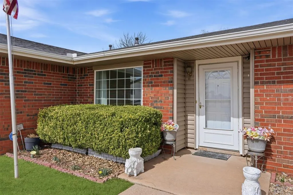 Photo 5 — 1905 Taft Street, Altus, OK 73521