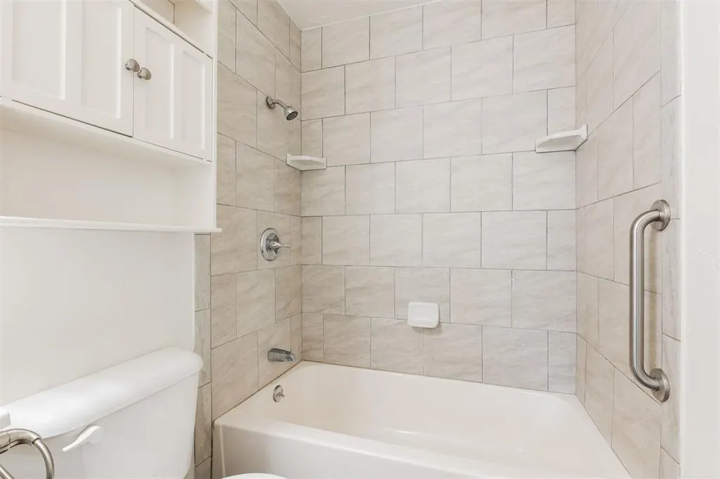 Photo 21 — 720 S Santa Fe Drive, Edmond, OK 73003