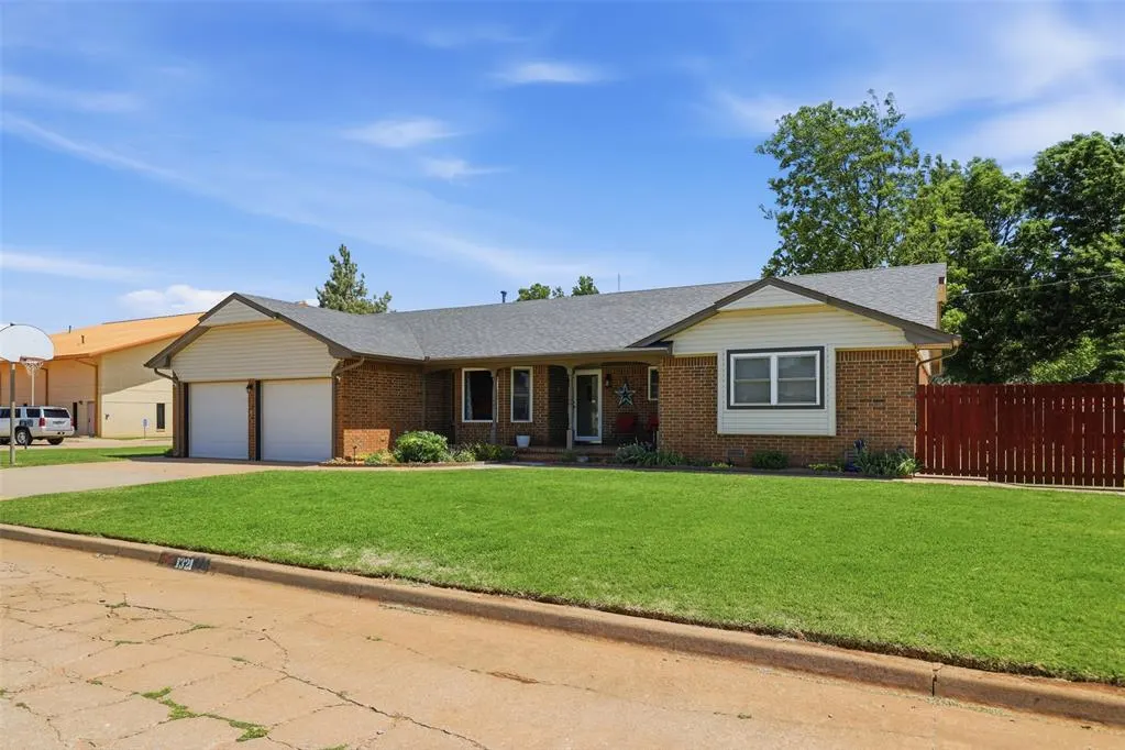 Photo 3 — 1321 S Oak Street, Kingfisher, OK 73750