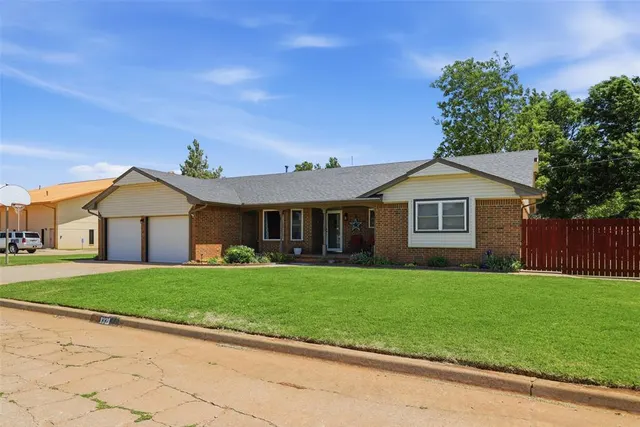 Photo 3 — 1321 S Oak Street, Kingfisher, OK 73750