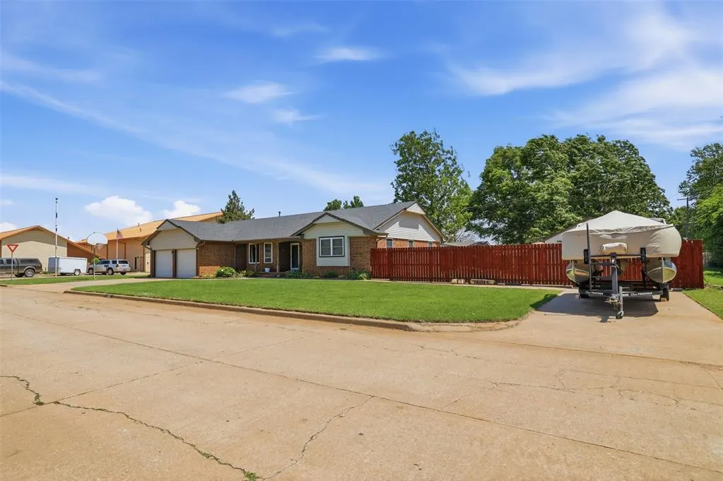 Photo 5 — 1321 S Oak Street, Kingfisher, OK 73750