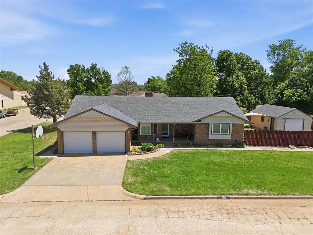 Photo 8 — 1321 S Oak Street, Kingfisher, OK 73750