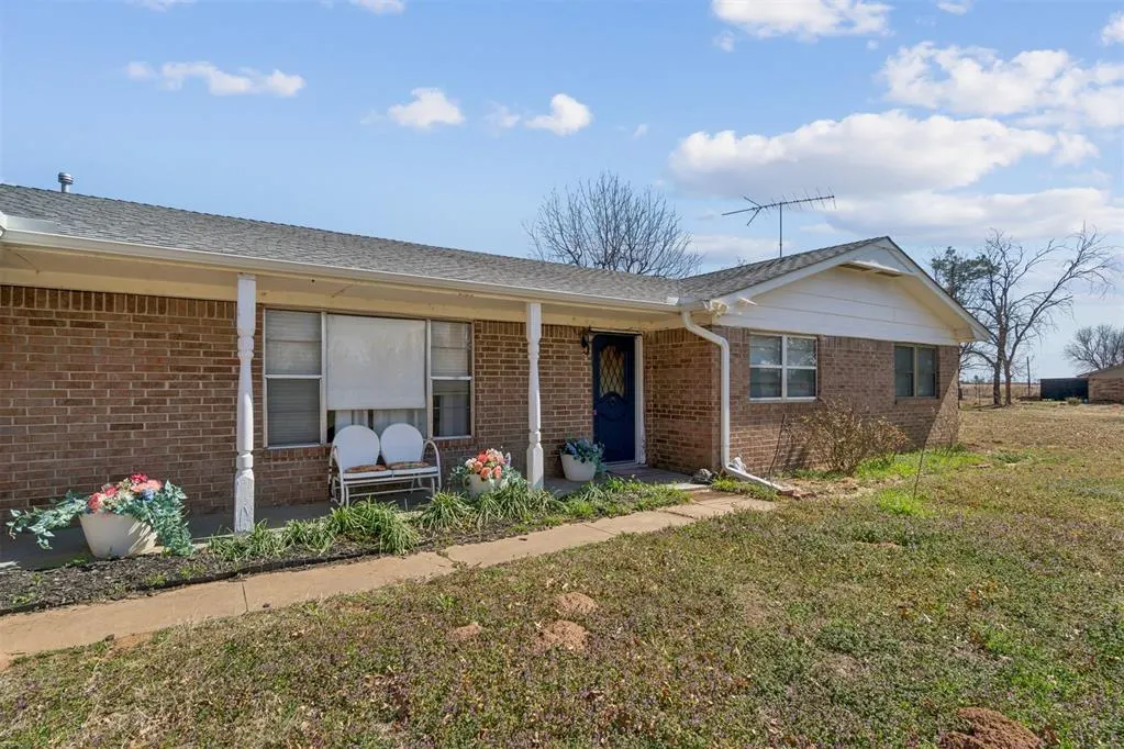 Photo 3 — 33057 Square Top Road, Anadarko, OK 73005