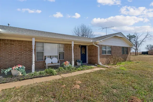 Photo 3 — 33057 Square Top Road, Anadarko, OK 73005