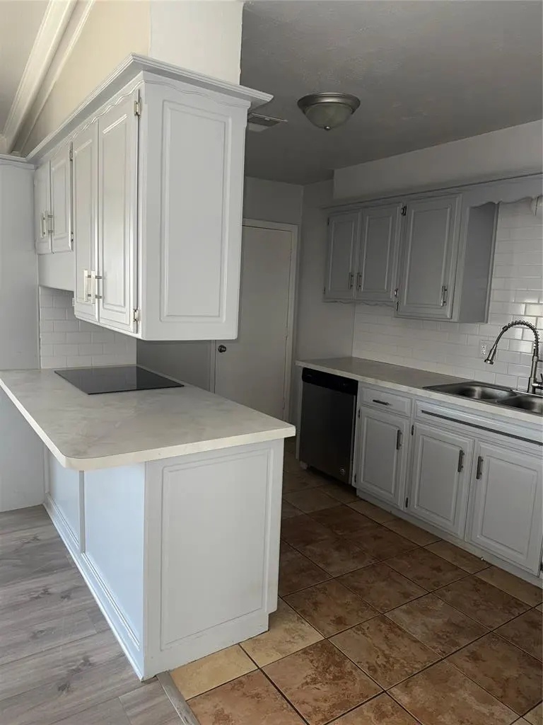 Photo 8 — 1137 NW 104th Street, Oklahoma City, OK 73114