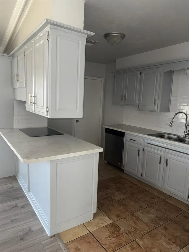 Photo 8 — 1137 NW 104th Street, Oklahoma City, OK 73114