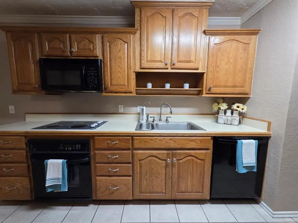 Photo 10 — 832 Red Bird Lane, Norman, OK 73072