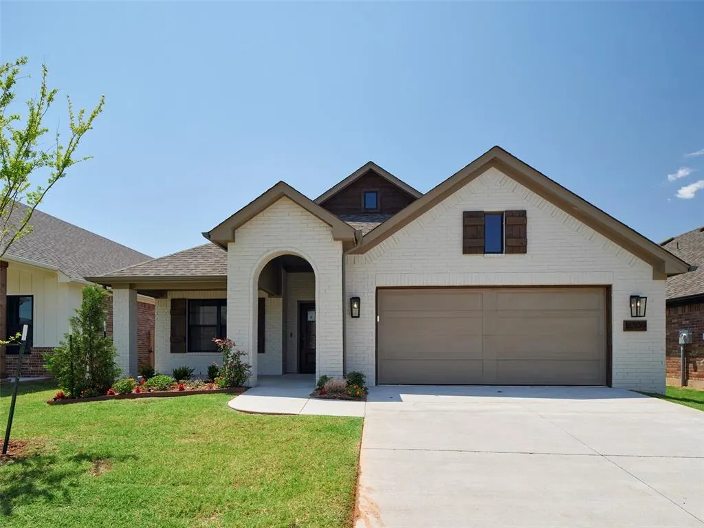 Photo 2 — 16309 Blackberry Farm Road, Oklahoma City, OK 73013