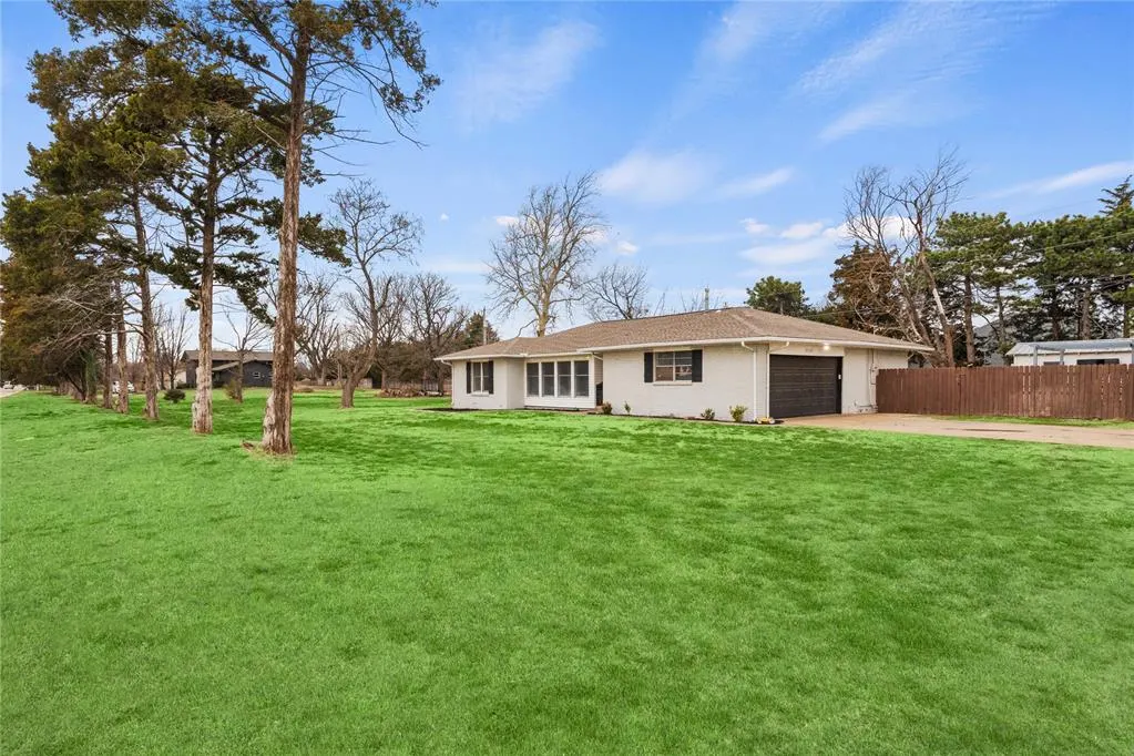 Photo 2 — 2121 E Davis Avenue, Weatherford, OK 73096