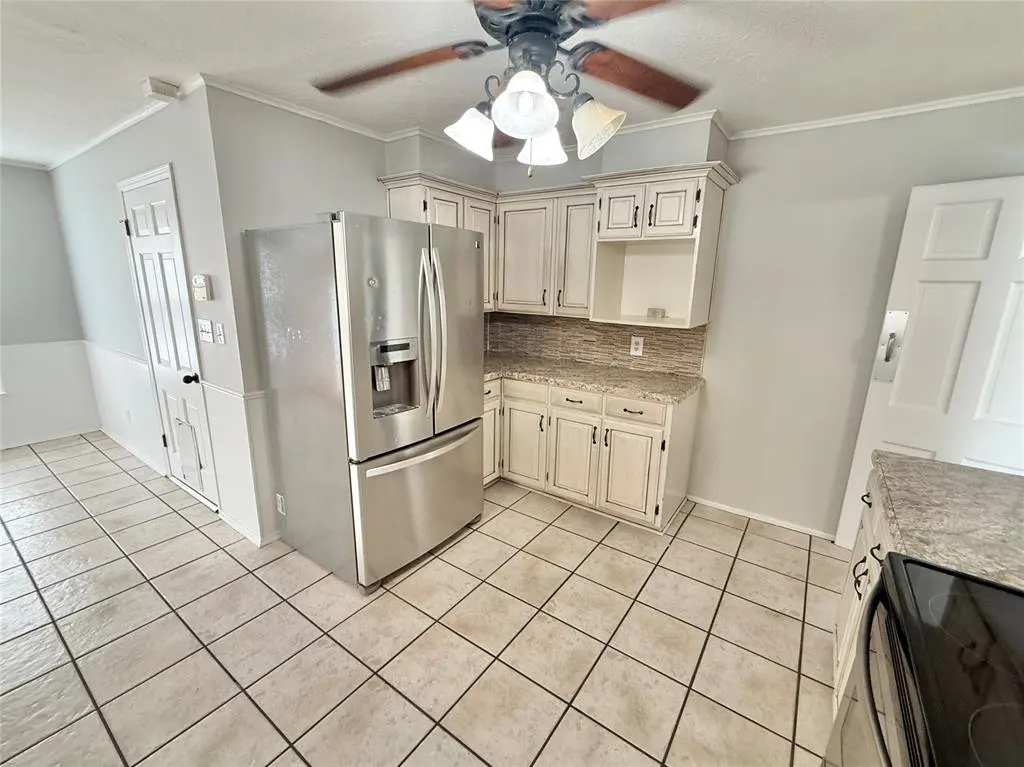 Photo 11 — 1016 E Cypress Street, Altus, OK 73521