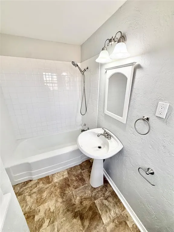 Photo 28 — 1016 E Cypress Street, Altus, OK 73521