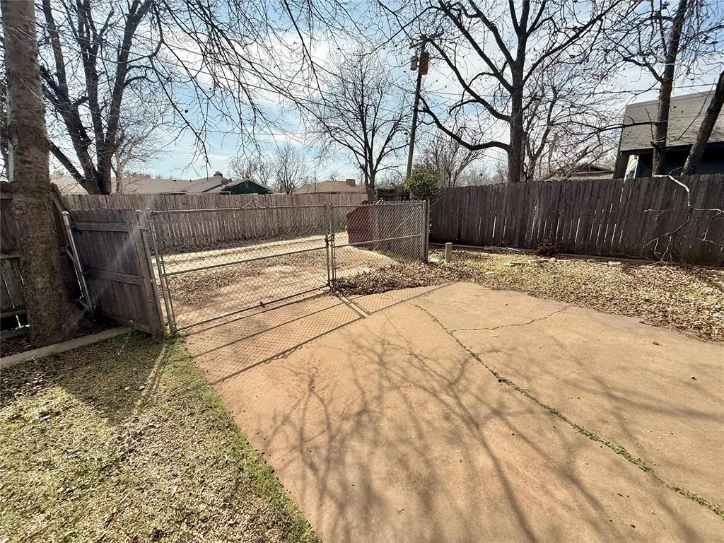 Photo 31 — 1016 E Cypress Street, Altus, OK 73521