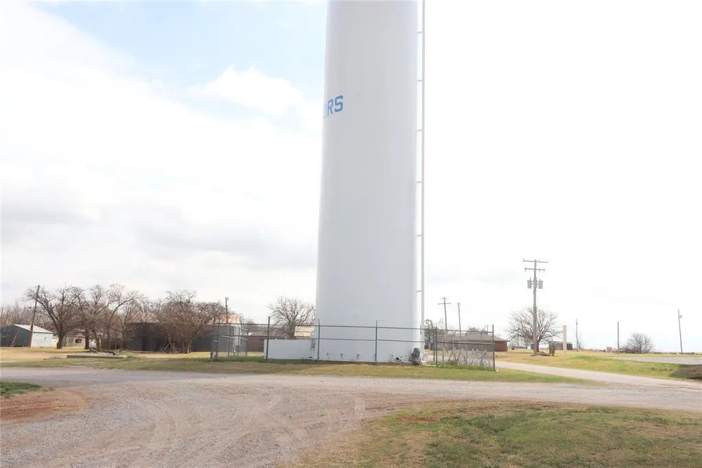 Photo 11 — Thompson Avenue, Chattanooga, OK 73528