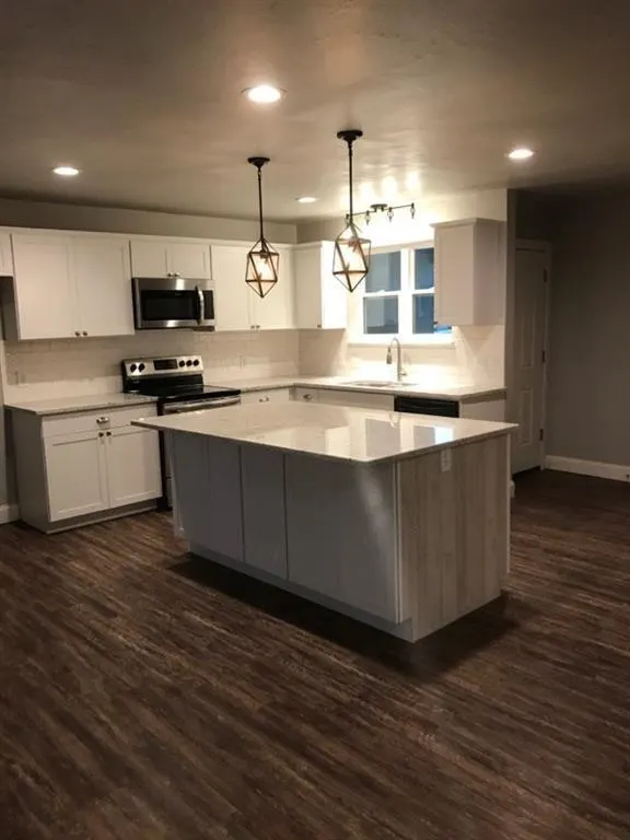 Photo 2 — 2620 Keats Place, The Village, OK 73120