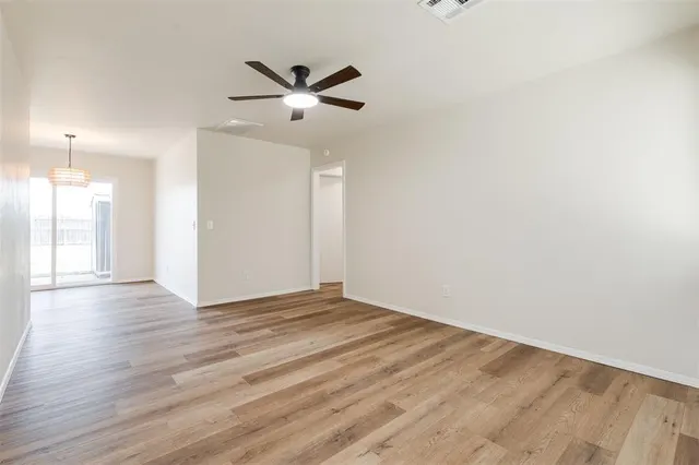 Photo 4 — 824 Cedar Crest Drive, Edmond, OK 73003