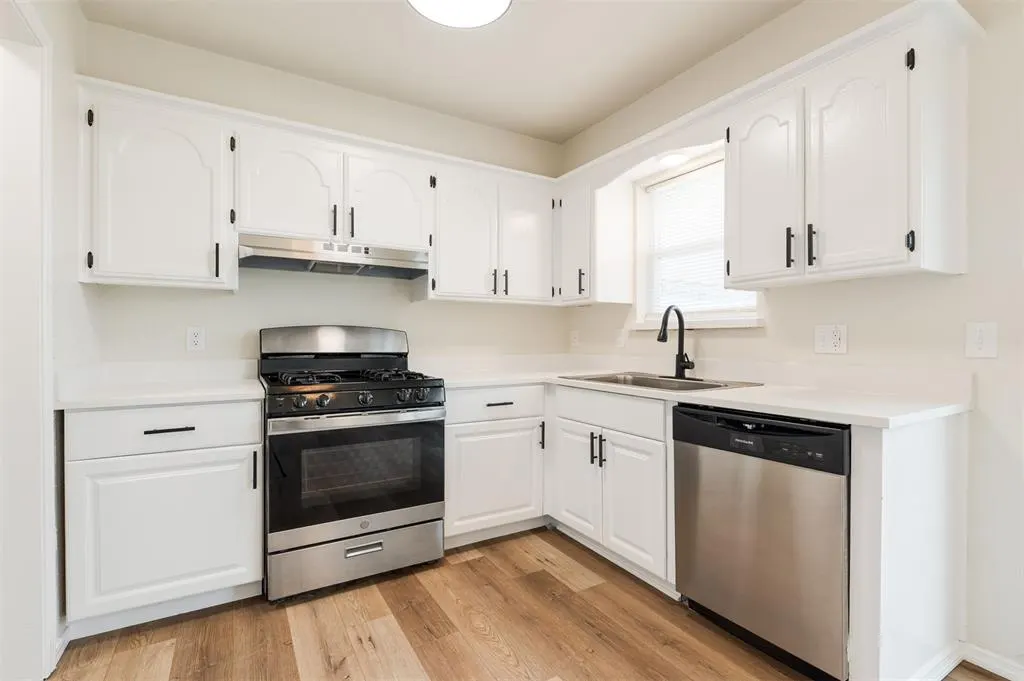 Photo 14 — 824 Cedar Crest Drive, Edmond, OK 73003